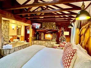 Cabin trăng mật, 1 giường cỡ king, quang cảnh núi | Bàn ủi/dụng cụ ủi quần áo, truy cập Internet không dây miễn phí