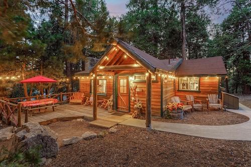 Arrowhead Pine Rose Cabins