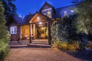 Cabin, nhiều phòng ngủ, lò sưởi, quang cảnh núi | Quang cảnh núi