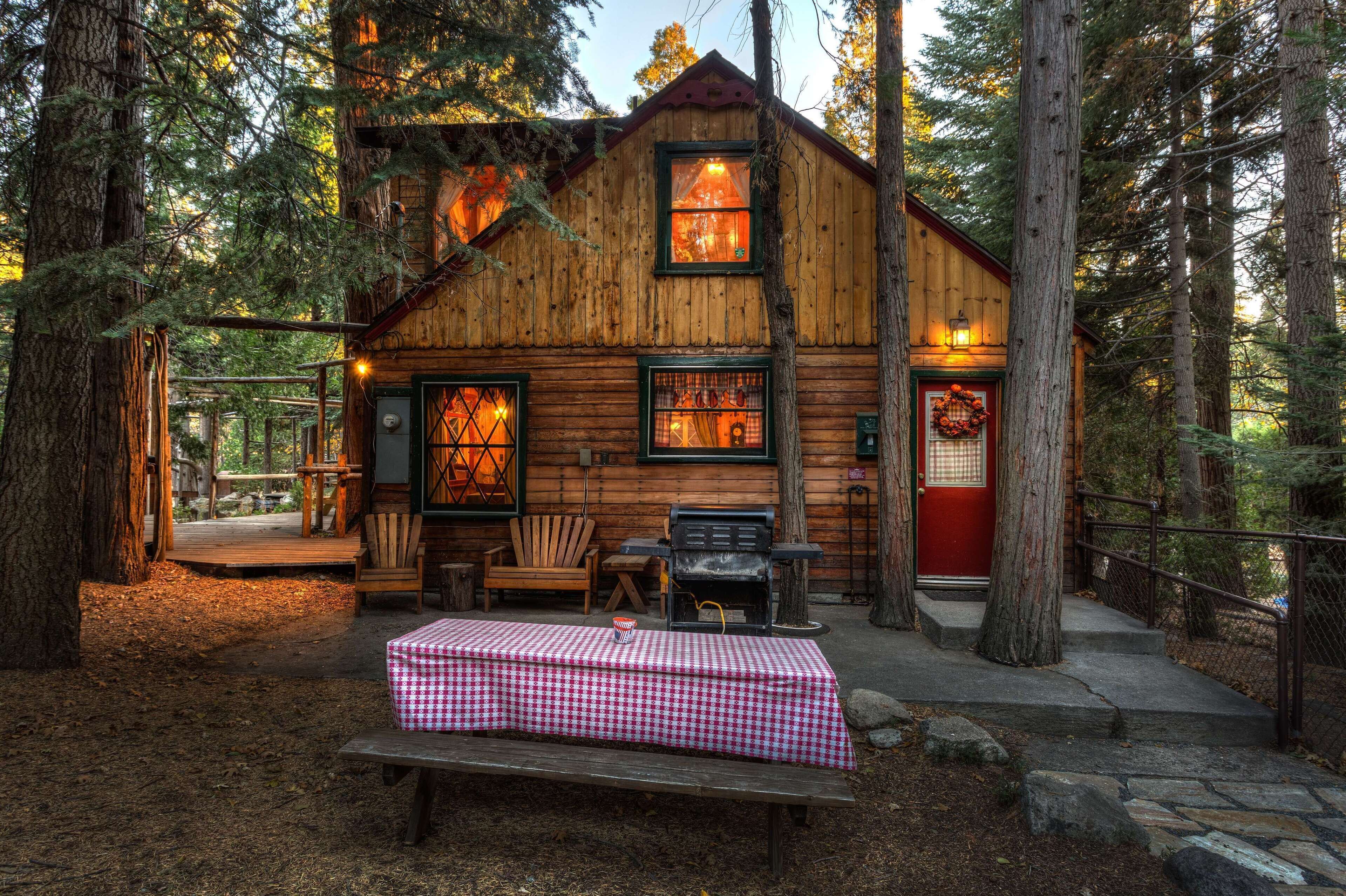 #16 Storybook Cottage | Terrace/patio