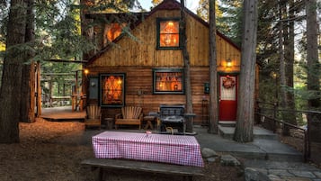 #16 Storybook Cottage | Terrace/patio