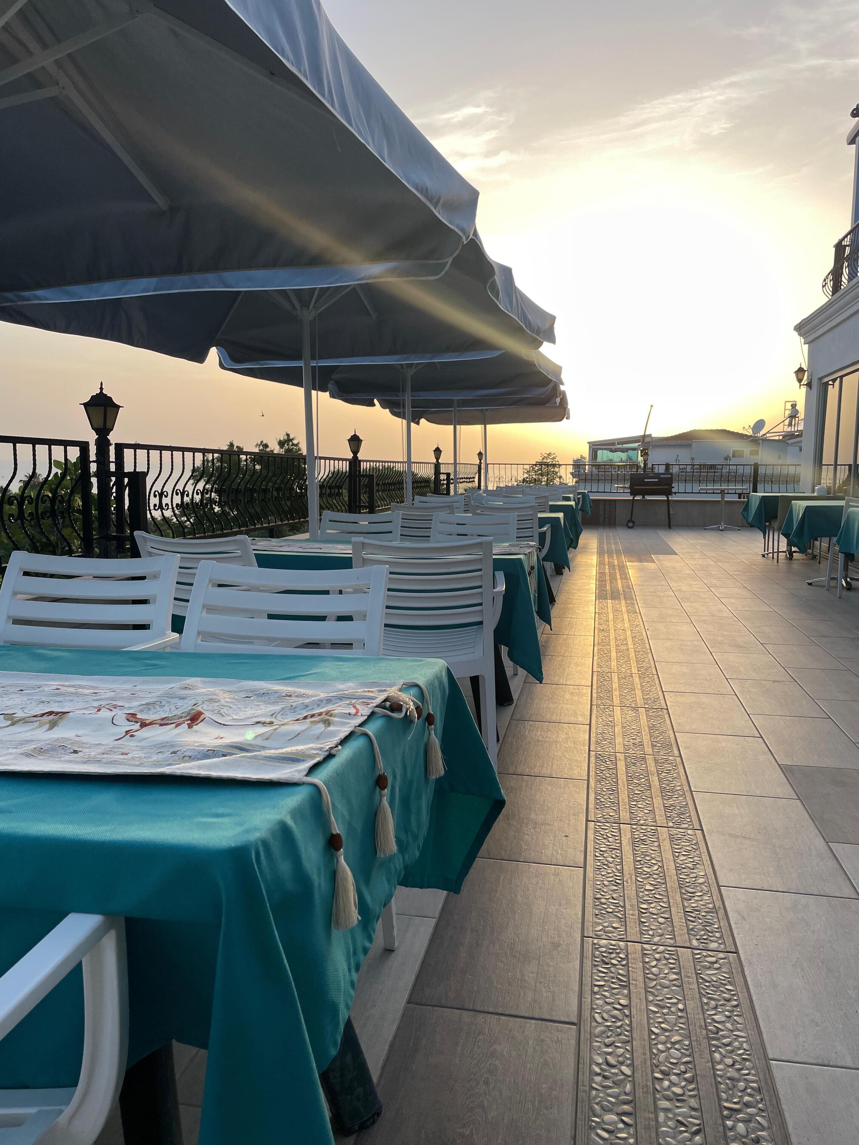 Photo - Beachway Hotel Side