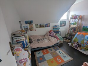 Children’s area - 5 Bedroom Private vacation home in Vaires-sur-Marne (Vaires-sur-Marne)