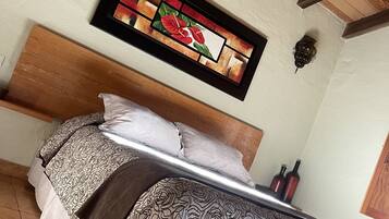 2 chambres, fer et planche à repasser, Wi-Fi gratuit, draps fournis
