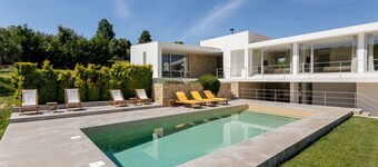 JOIVY Exquisite villa w/ Pool & Parking