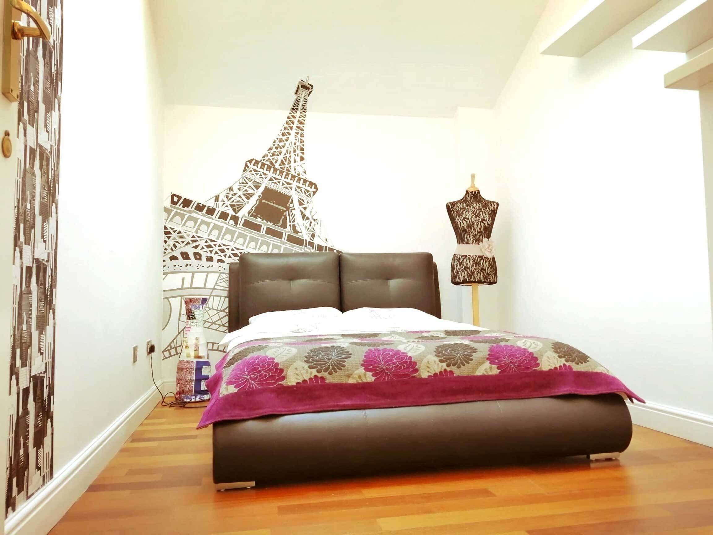 2 bedrooms, in-room safe, iron/ironing board, travel cot