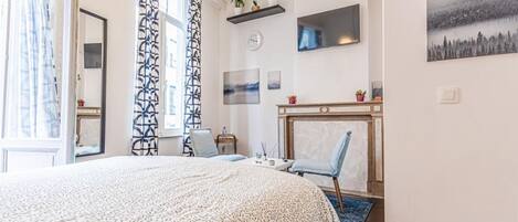 5 chambres, bureau, Wi-Fi, draps fournis