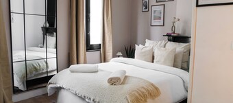 Creative Corner: Stylish Apt. in Ghent's Heart