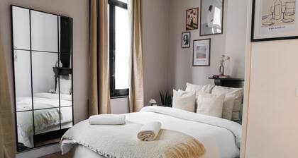 Creative Corner: Stylish Apt. in Ghent's Heart