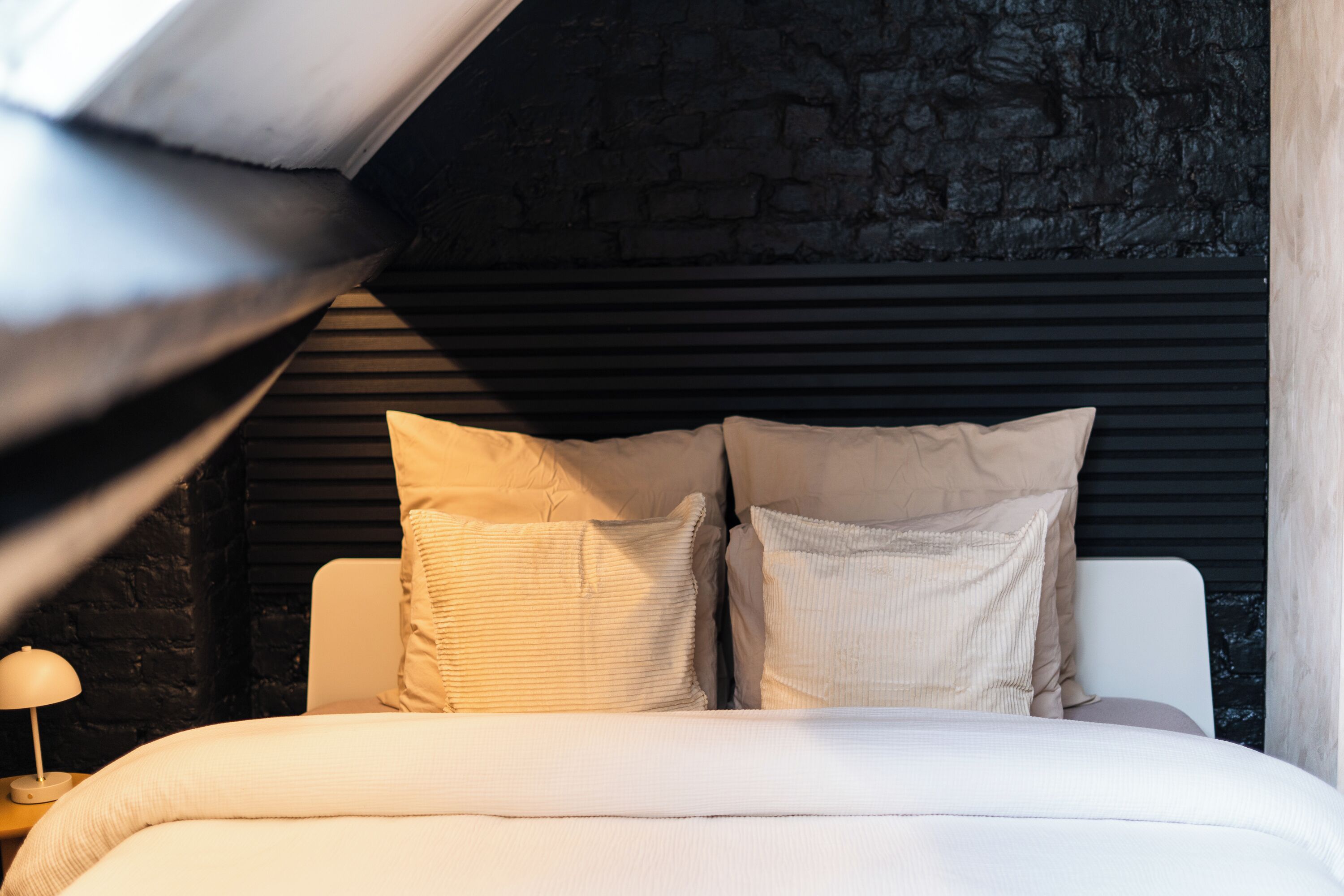 1 bedroom, desk, WiFi, bed sheets