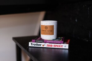 Shower, hair dryer, towels, soap - Ghent City Chic: Stylish Apt. Centrally Located (Gent)