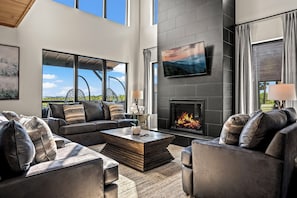 Smart TV, fireplace