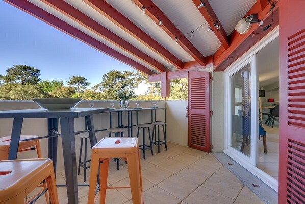 Outdoor dining - HOSSEGOR CENTRE, 2 bedroom apartment (HOSSEGOR)