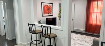 NewRo Chic Retreat- 3 Bdrms 30 min to NYC