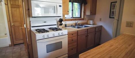 Microwave, oven, stovetop, coffee/tea maker