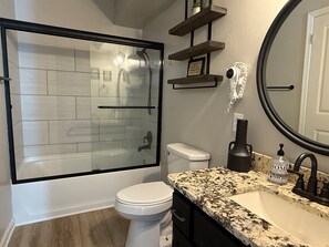 Hair dryer, towels - Jubela’s Helen Overlook (Helen)