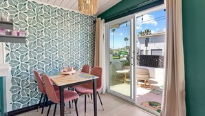 Dining - Amazing Place by the Sea - O'side Palms (Oceanside)