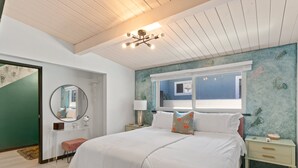 2 bedrooms, iron/ironing board, WiFi (free), bed sheets - Beach Meets Fabulous - O'side Palms (Oceanside)
