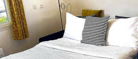 Fer et planche à repasser, Wi-Fi gratuit, draps fournis