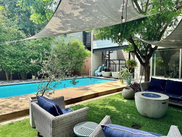 Pool - Lux Resort Style Modern Home - 3500 SQ FT - Pool (Houston)