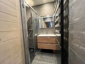 Towels, soap, shampoo, toilet paper - Skis aux pieds | T2 cabine + accès piscine, sauna (Alpe d'Huez)