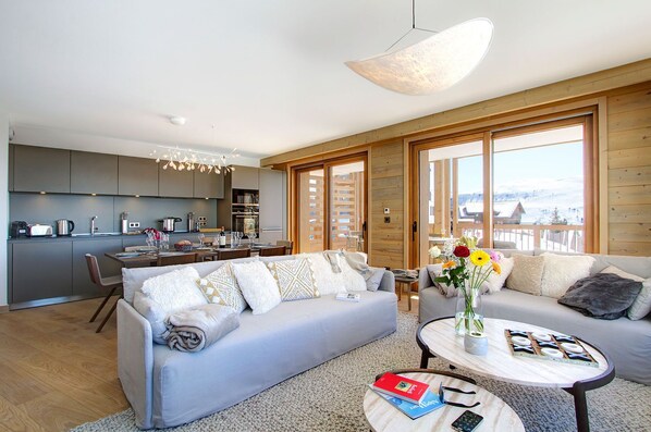 Téléviseur, foyer, bureau