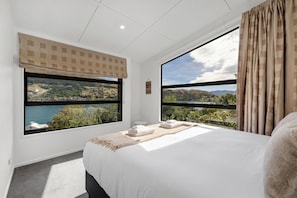 3 habitaciones, tabla de planchar con plancha, wifi y ropa de cama