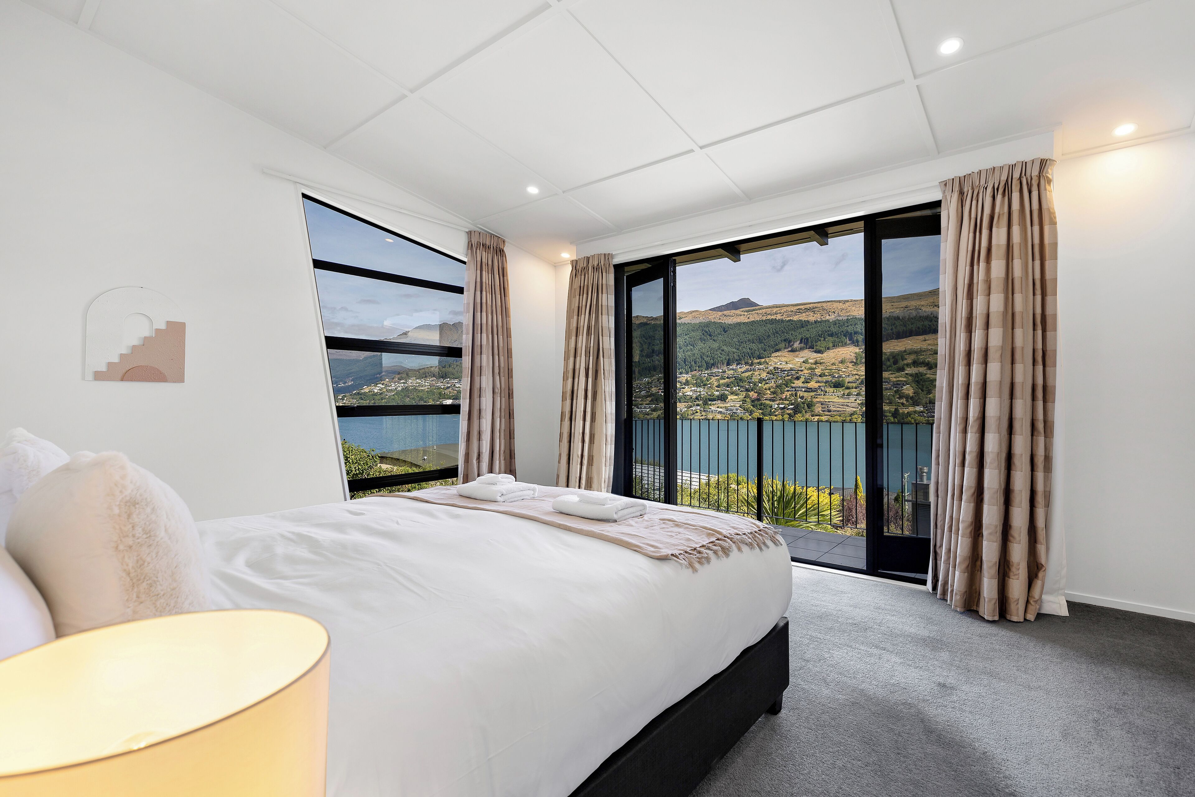 3 多间卧室、熨斗/熨衣板、WiFi、床单