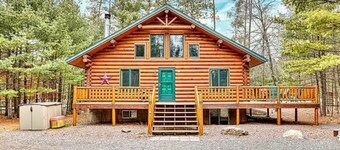 Spacious 3 Story Cabin. Access to UTV/ATV Trails & Near Lake Arbutus