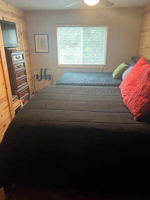 2 bedrooms, iron/ironing board, free WiFi, bed sheets - THE SEWARD APARTMENT (Seward)
