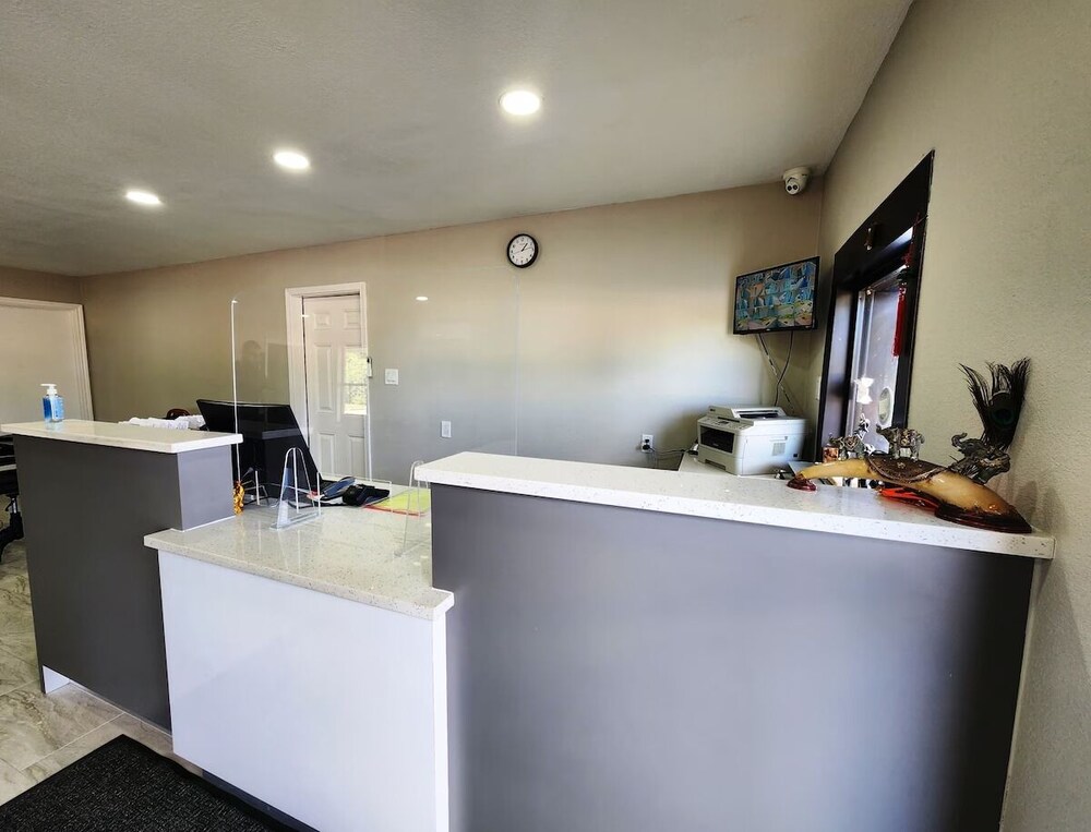 Comfortable and Suiting Stay! Free Breakfast and Parking! Wharton Vrbo