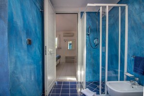 Dusche, Haartrockner, Bidet