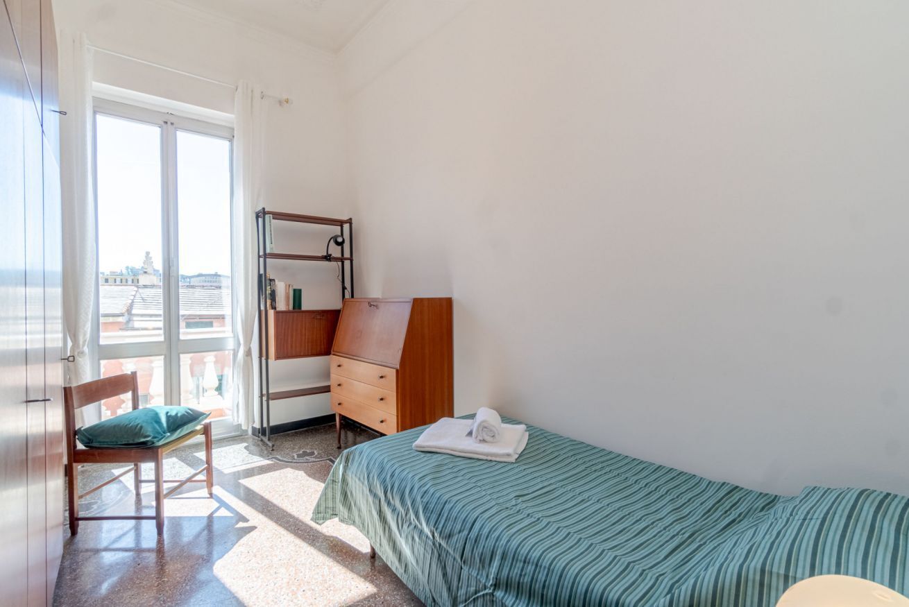 3 habitaciones, tabla de planchar con plancha, wifi y ropa de cama 