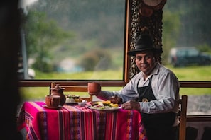 Dining - TULLPA RUMY (Ranrahirca)