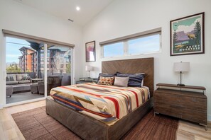 4 habitaciones, escritorio, tabla de planchar con plancha y wifi gratis 