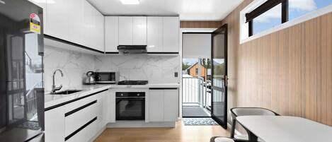 Fridge, microwave, oven, stovetop