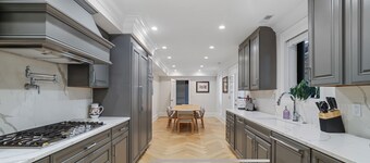 Luxury Capitol Hill Home steps from US Capitol. 4BR 4.5 Bath Patio and Deck