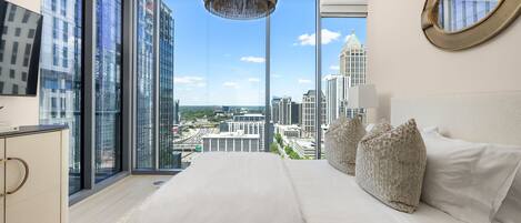 1 bedroom, desk, iron/ironing board, WiFi (free)
