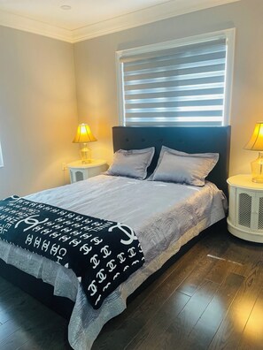 4 bedrooms, iron/ironing board, WiFi, bed sheets - Beautiful villa for big family  (Courtice)