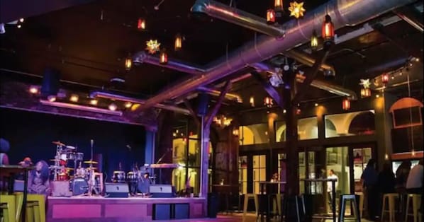 Bar (on property) - Luxury loft located in the heart of the Downtown Mobile Entertainment District (Mobile)