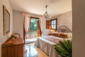 4 bedrooms, iron/ironing board, travel crib, free WiFi