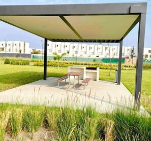 Área de parrillas y picnic