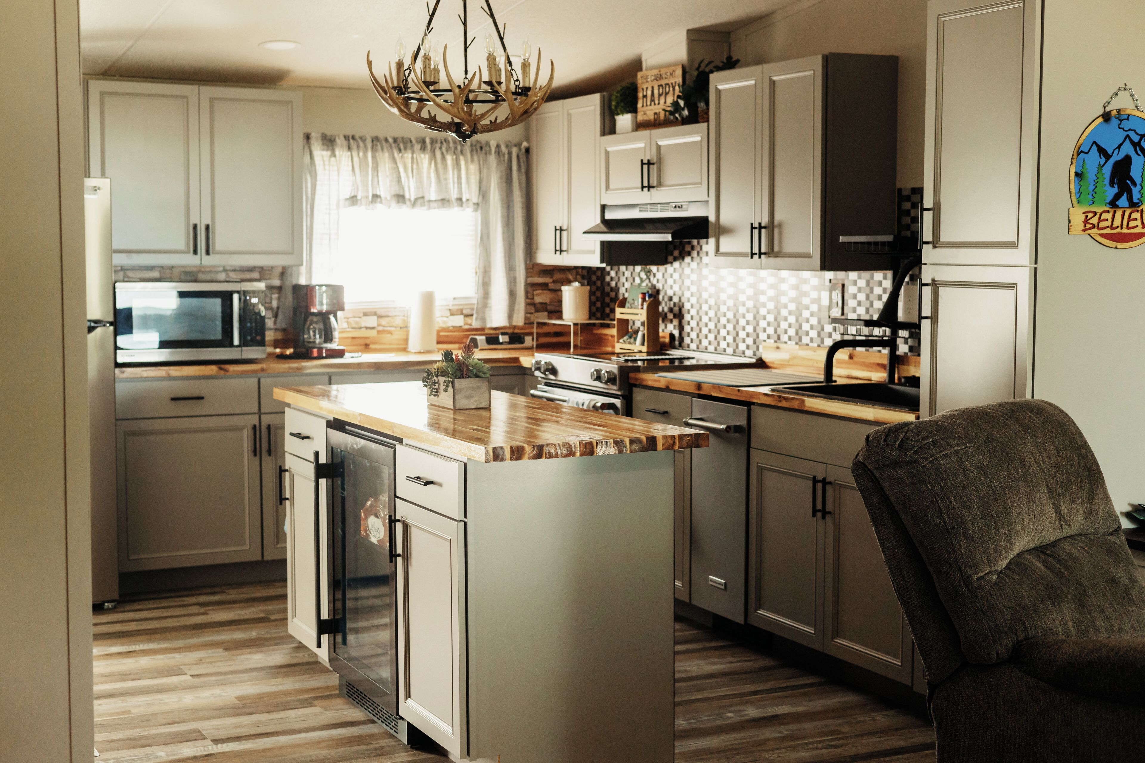 冰箱、微波炉、烤箱、炉灶