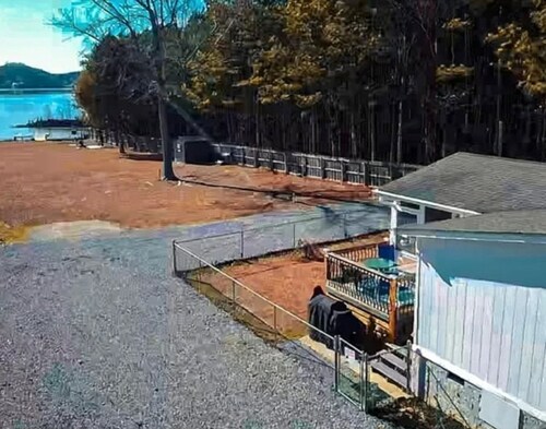 Cozy hideaway on Weiss Lake
 with private dock and kayaks!