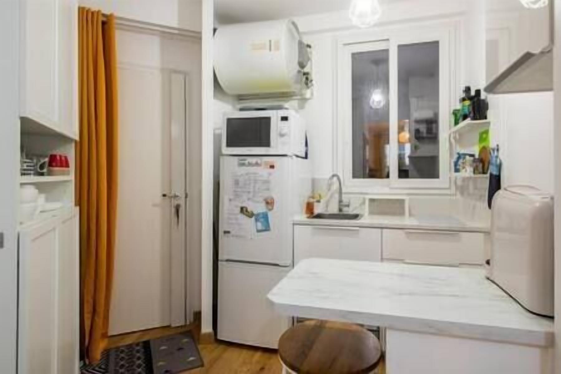Coffee/tea maker, fridge, microwave, dishwasher