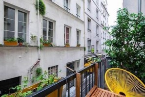 Property grounds - Cosy apartment with terrace (Paris)