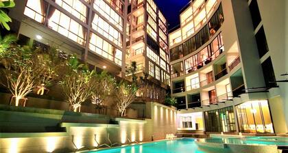 Panoramic mountain view penthouse at Icon Park