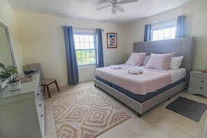 2 slaapkamers, een kluis op de kamer, een strijkplank/strijkijzer