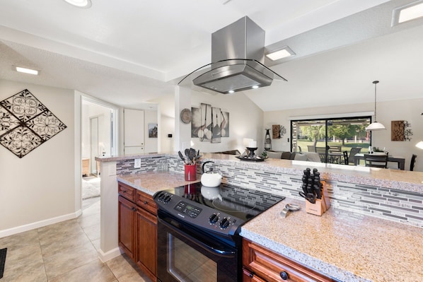 Private kitchen - A tranquil home away from home! (Palm Desert)