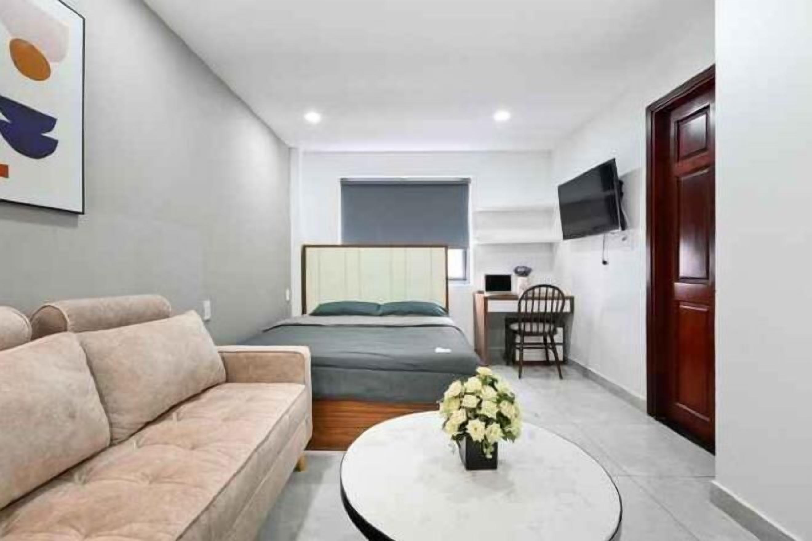 1 ห้องนอน, ตู้นิรภัยในห้องพัก, โต๊ะทำงาน, ผ้าม่านกันแสง